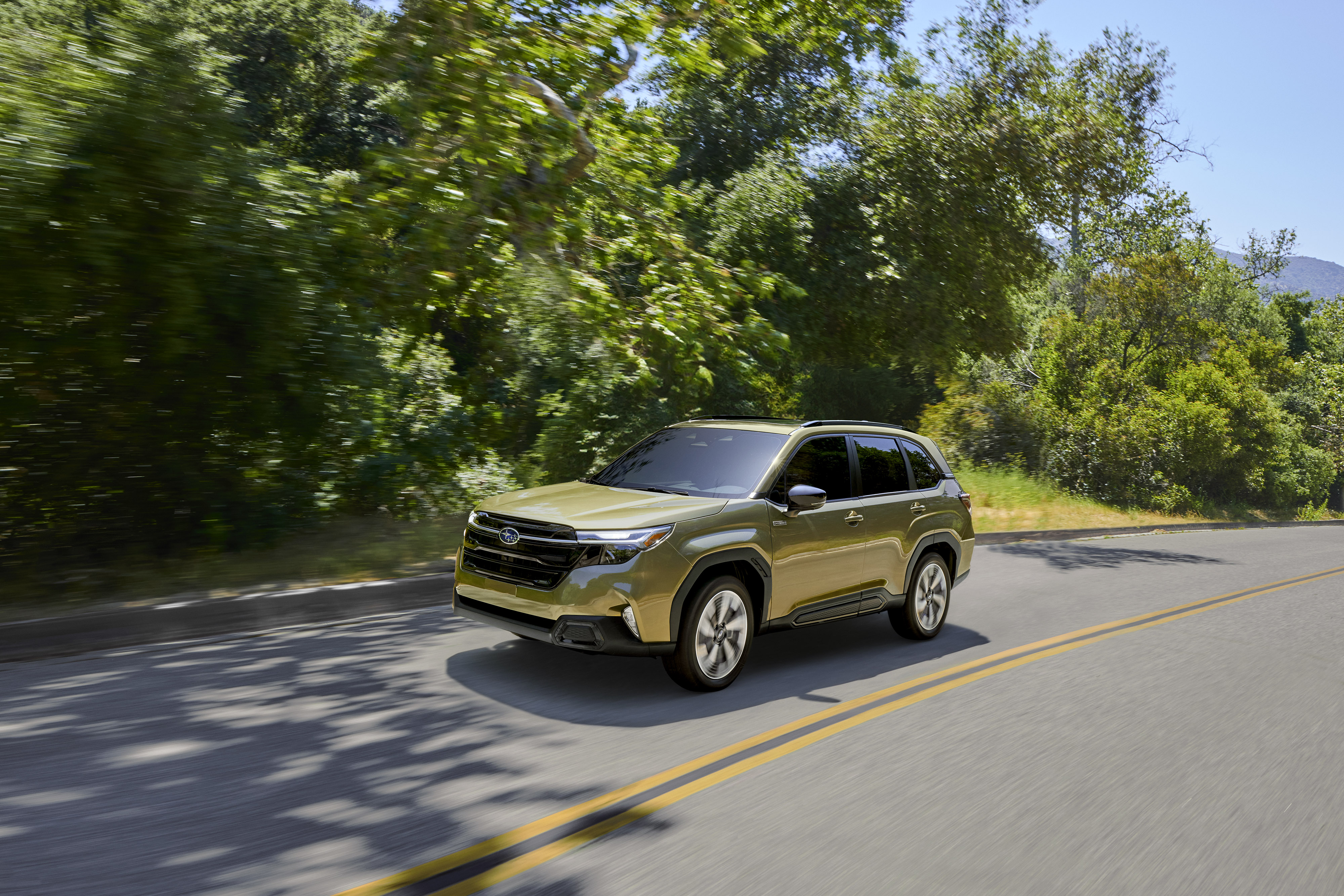 2027-Subaru-ForesterHybrid-Touring-SUV-L03.jpg